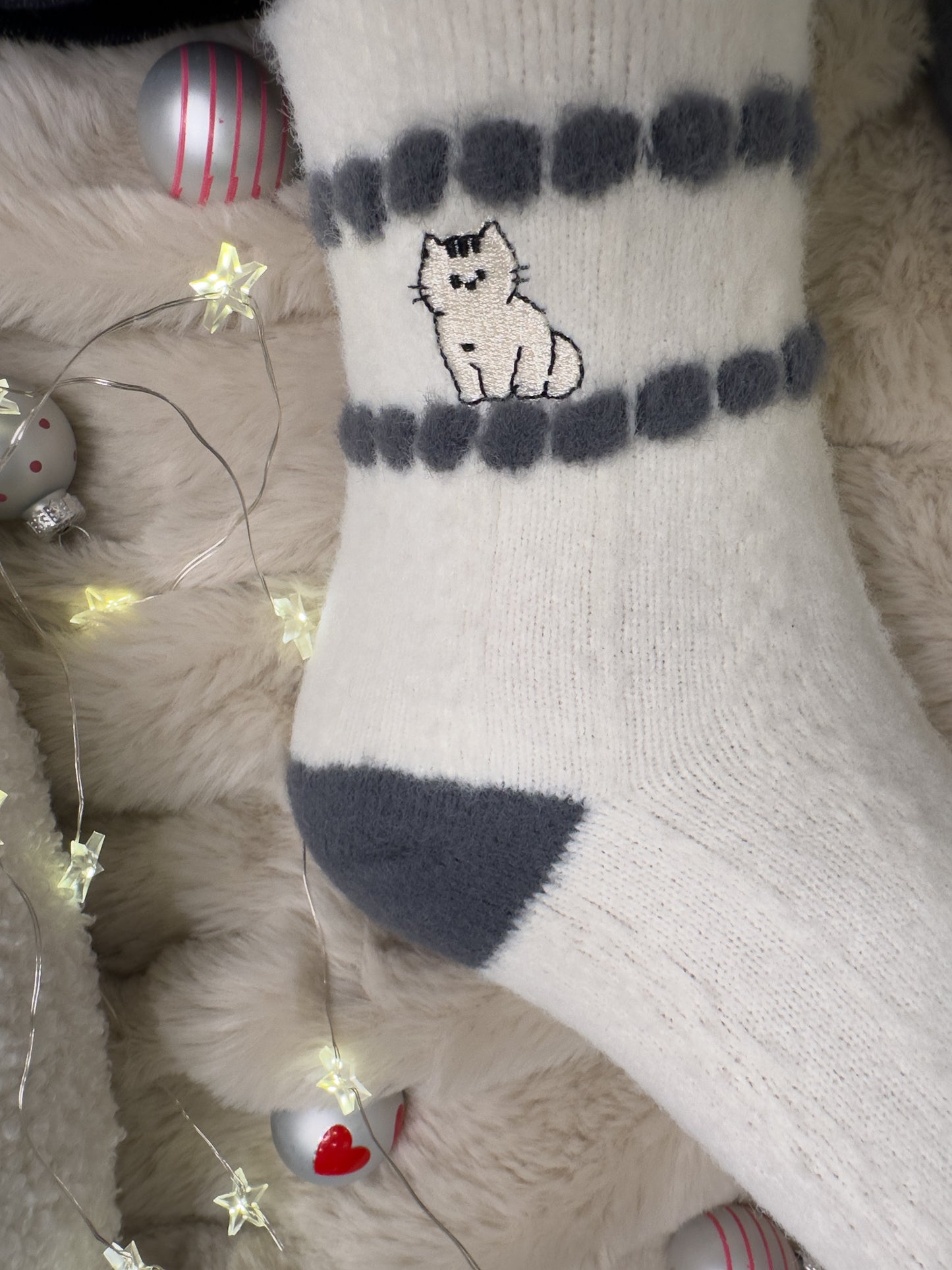 Paket 2 parov volnenih nogavičk z mucko😻