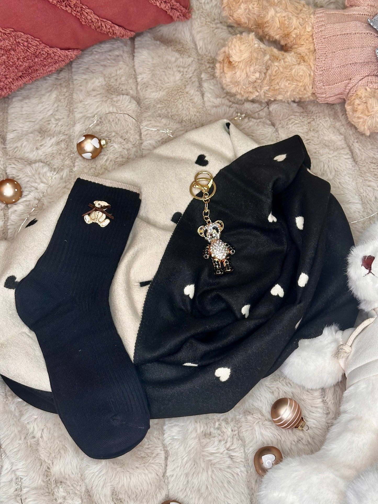 🎁 Darilni set - šal, nogavičke z medvedkom in obesek medo