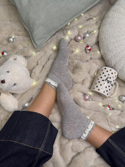 Paket 5 parov nogavičk z mucko😻