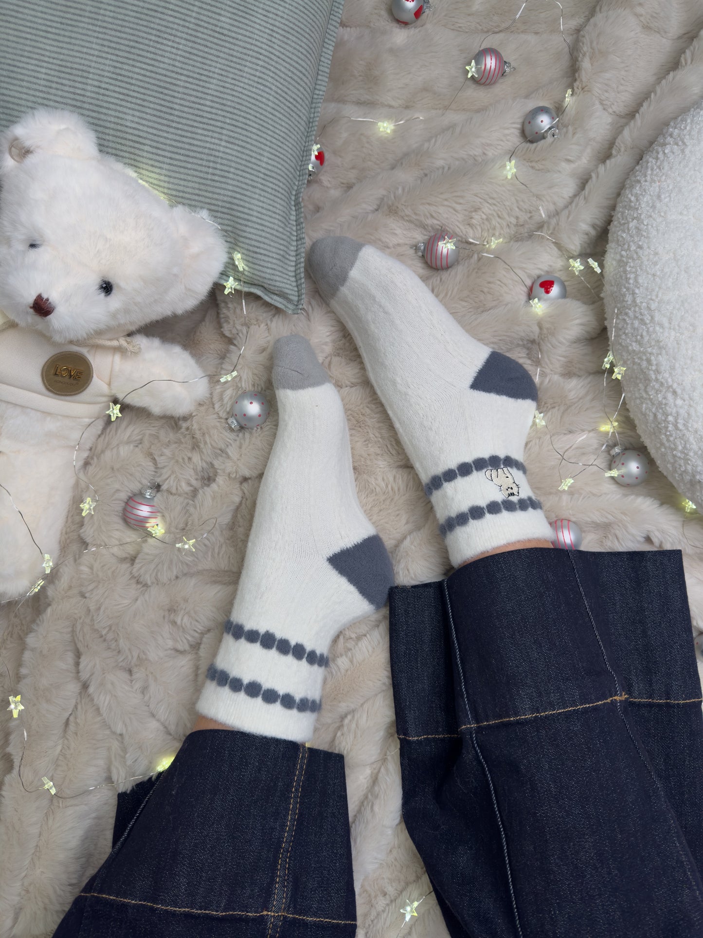 Paket 2 parov volnenih nogavičk z mucko😻