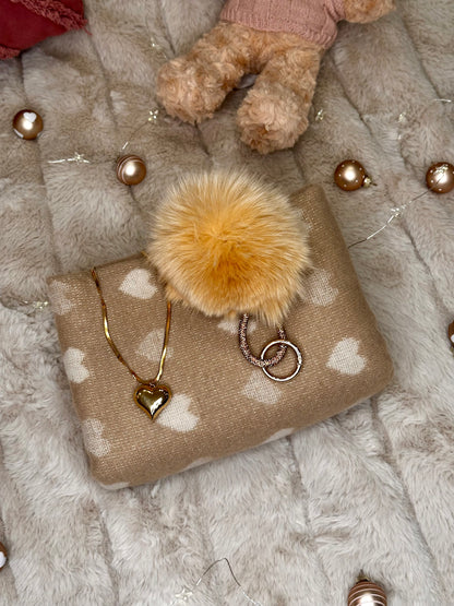 🎁 Darilni set - šal, ogrlica s srčkom in cofek