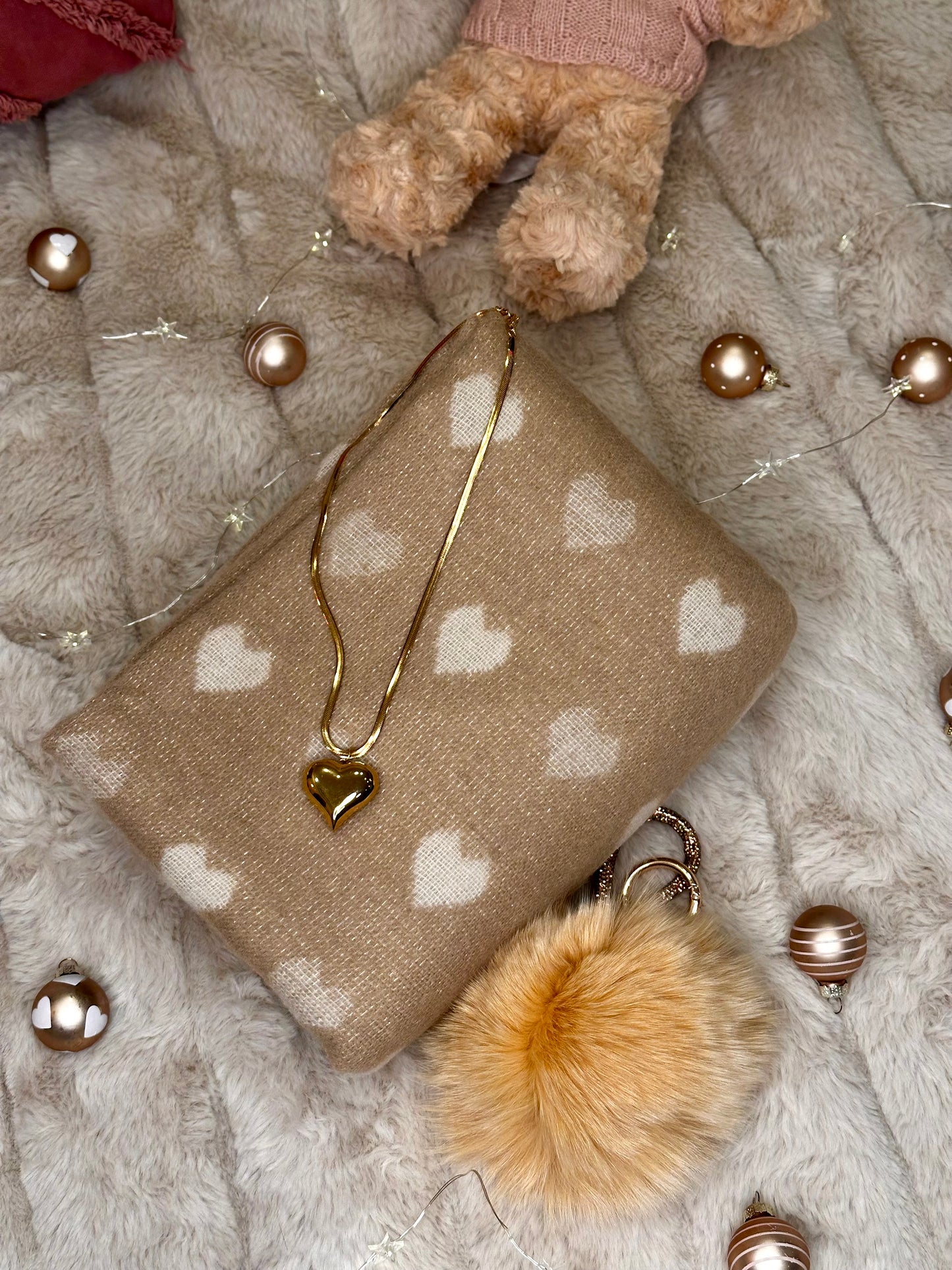 🎁 Darilni set - šal, ogrlica s srčkom in cofek